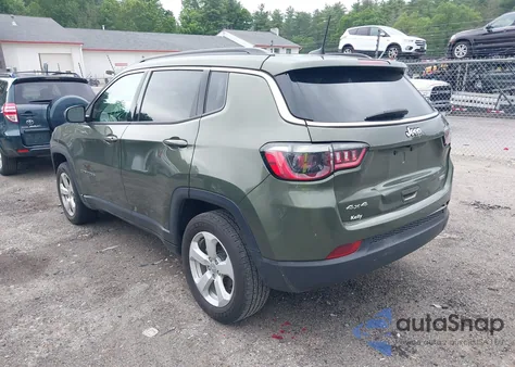 2021 Jeep Compass Latitude 4X4 z USA, uszkodzony, nr VIN 3C4NJDBB0MT506834